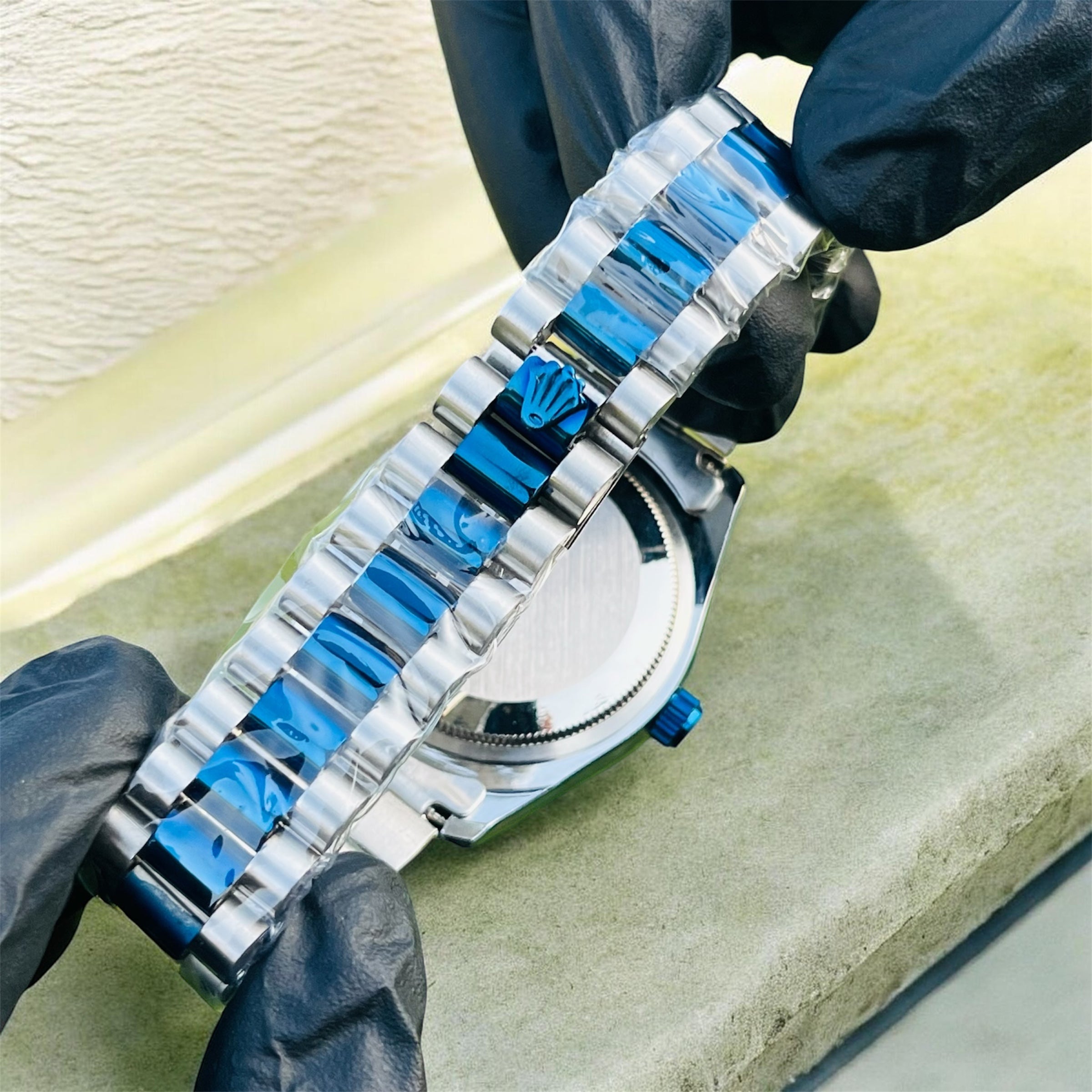 Rolex Date-Just Blue Fluted Bezel & Diamond Accents